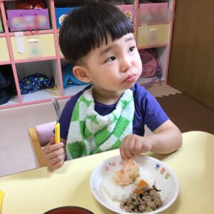 大好きな給食、いただきまーす！