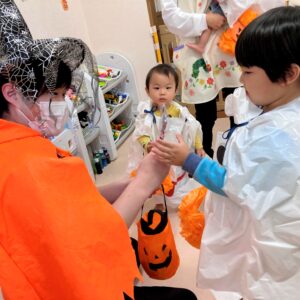 保育園の先生からお菓子のプレゼント