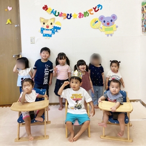 誕生日会の記念撮影