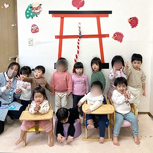 お正月あそびを終えてみんなで記念撮影