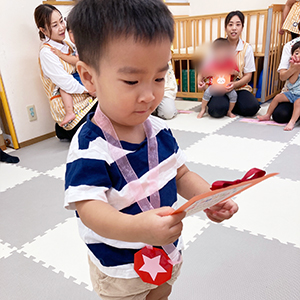 表彰式の幼る