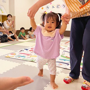 0歳児クラスのかけっこの様子